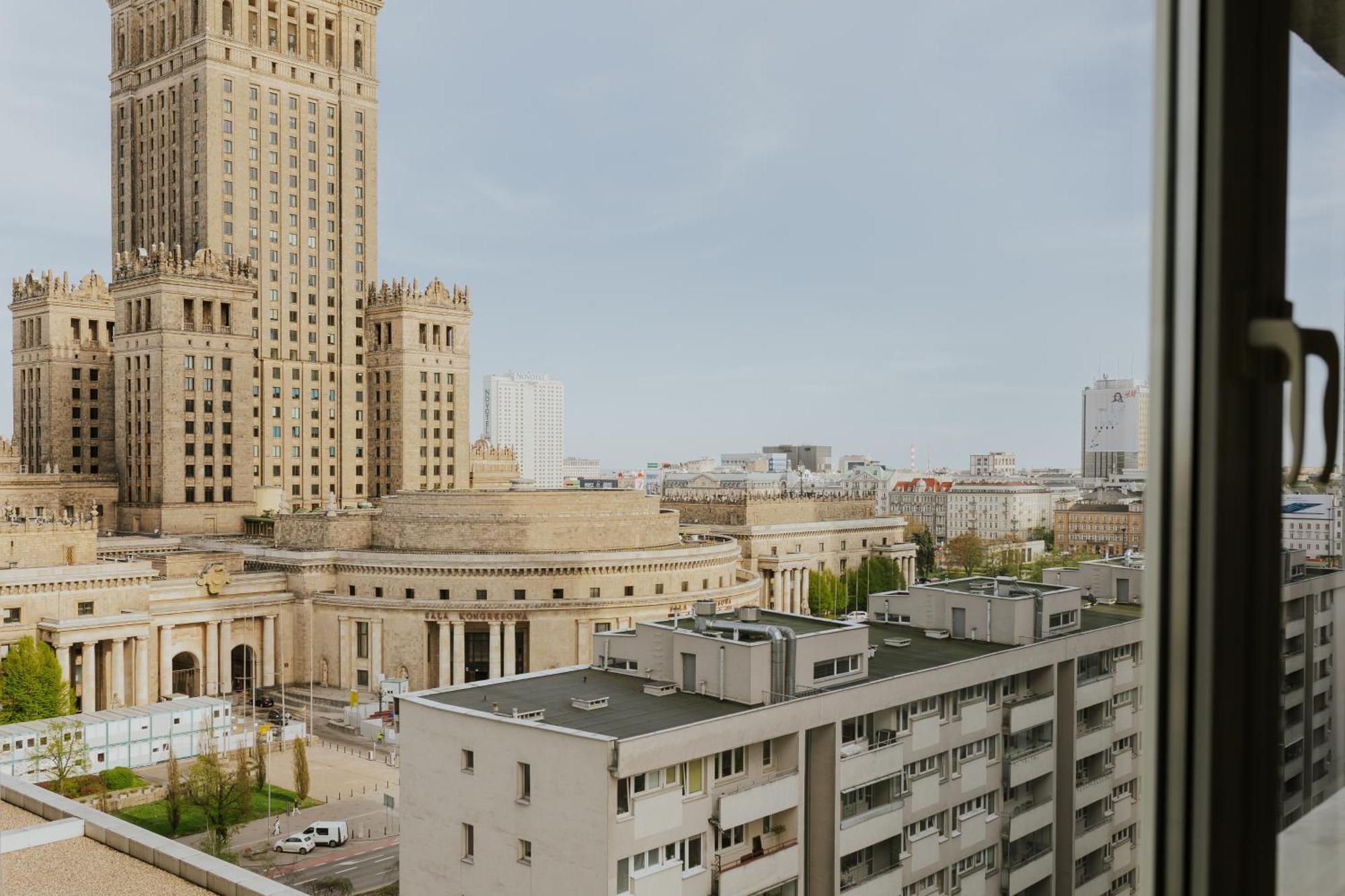 Apartament I *